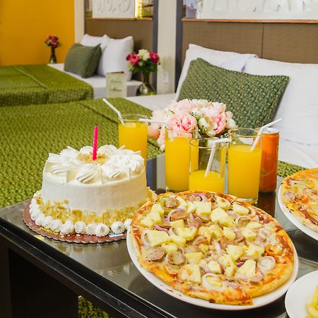 Eurotel Vivaldi Araneta Quezon City Exteriör bild
