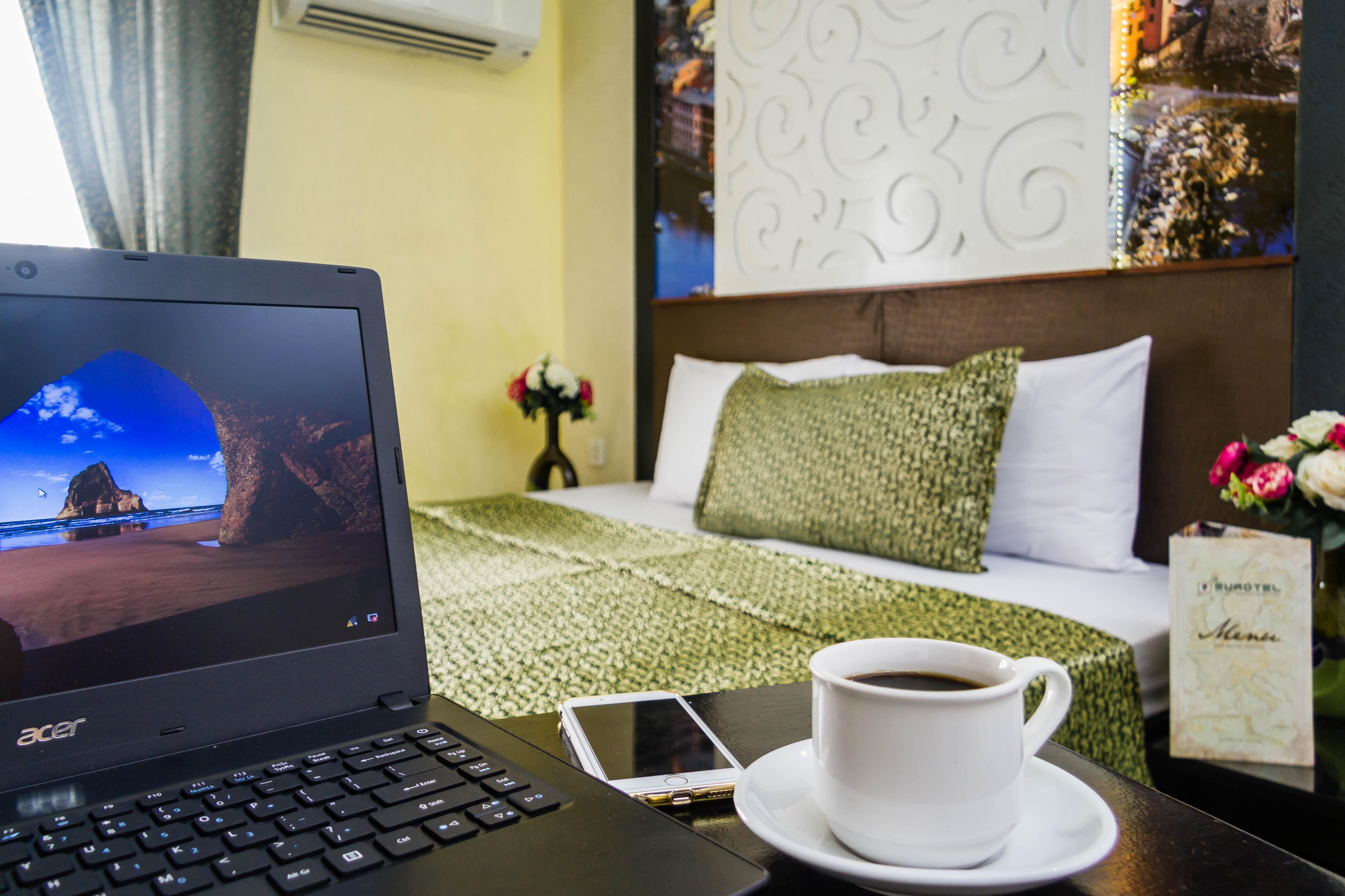 Eurotel Vivaldi Araneta Quezon City Exteriör bild