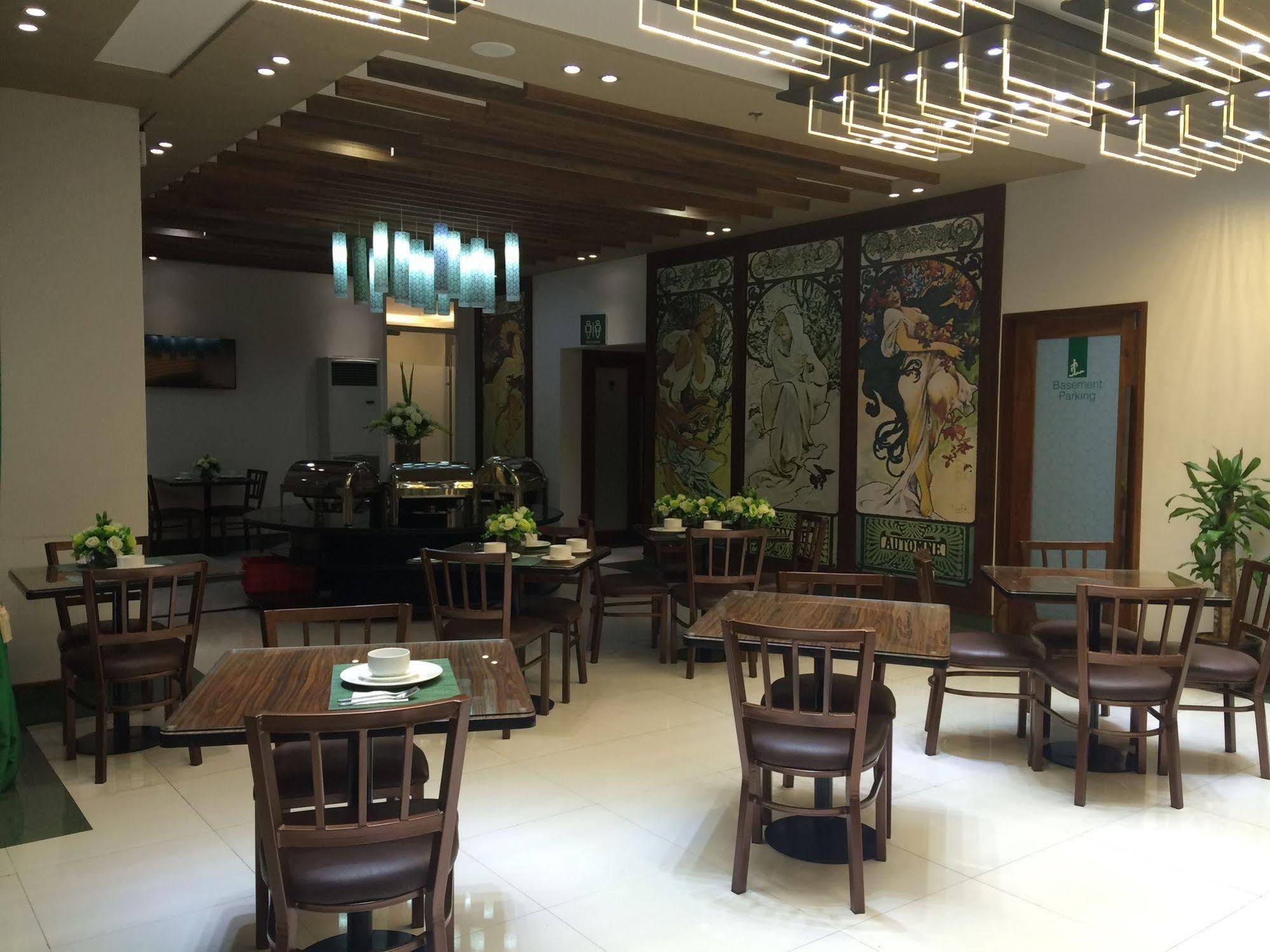 Eurotel Vivaldi Araneta Quezon City Exteriör bild